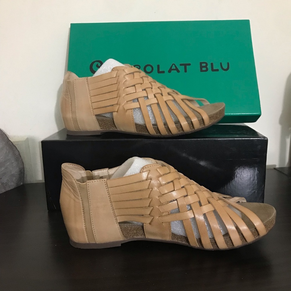 New 6.5 Chocolate Blu Wiz Sandals tan nude 37